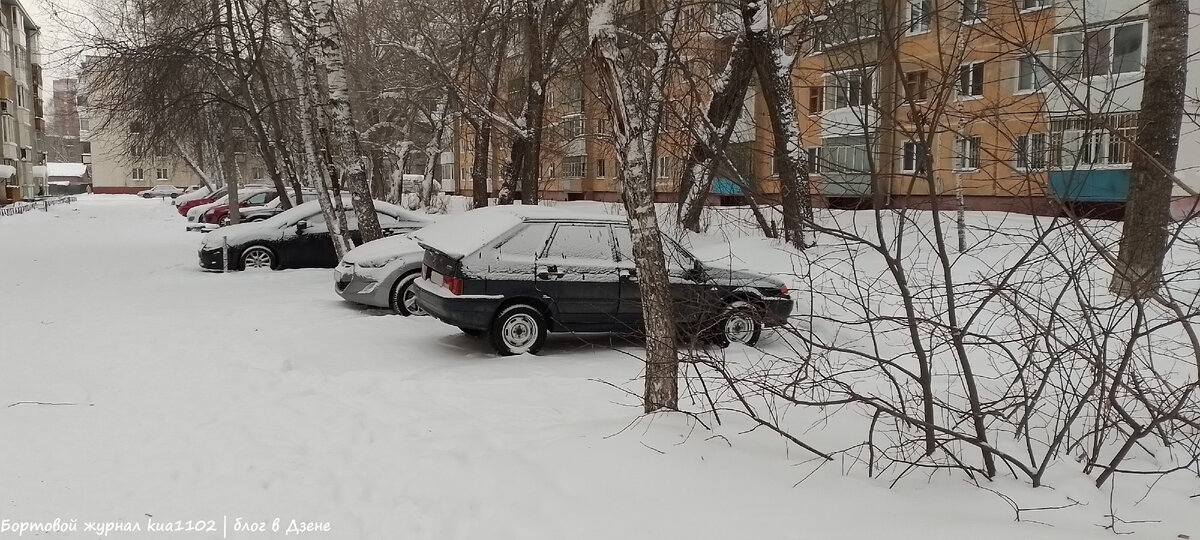 Типичный старый томский дворик выглядит именно так. Автор фотографии kua1102