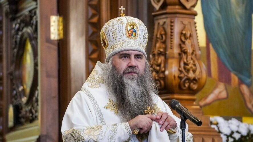     Митрополит Нижегородский и Арзамасский Георгий помолился о мире в Донбассе во время богослужения 6 января в канун Рождества Христова. Об этом сообщается на сайте митрополии.