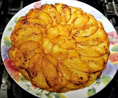 Фото с сайта https://bookscookslooks.com/make-ahead-side-dish-potatoes-anna/