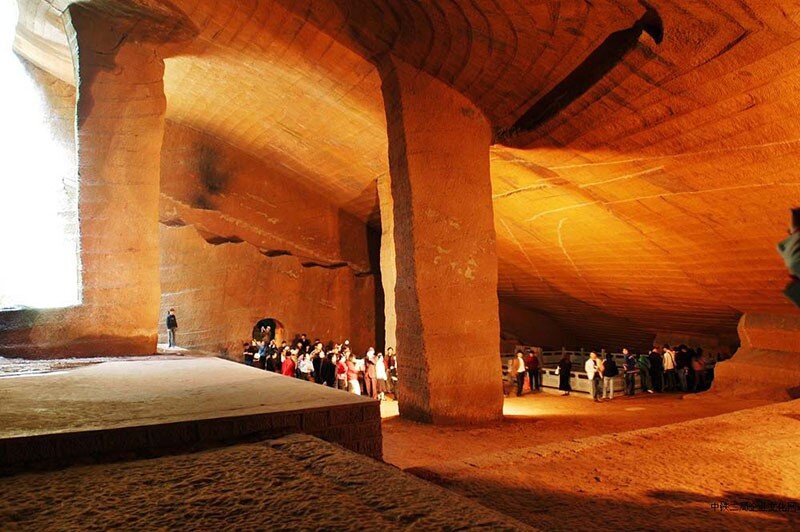 Гроты Лонгъю.