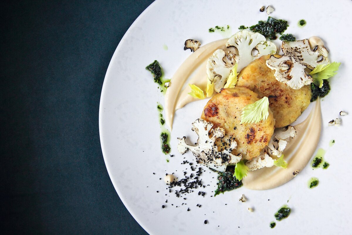    Котлеты из топинамбура с капустой и соусом чимичурри