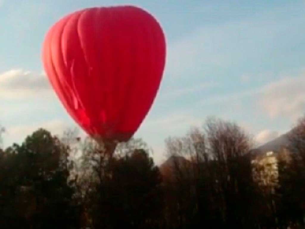 Найдены все пассажиры воздушного шара, потерпевшего бедствие в горах ...