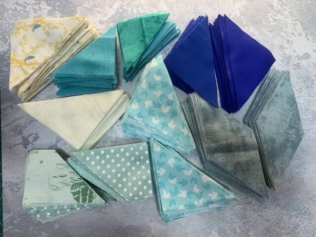 Скромная кучка из 3 360 деталей😃