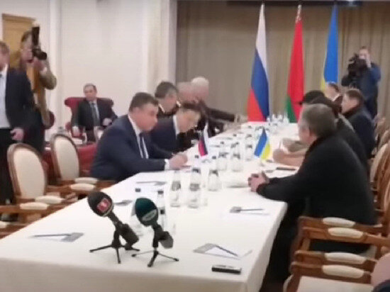     фото: переговоры в Белоруссии. Кадр видео, источник: соцсети
