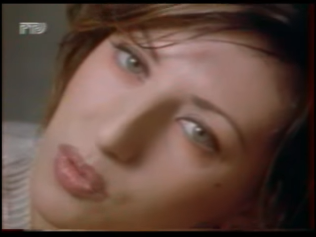 Кадр из клипа на песню "Я тебя очень жду" (1997)