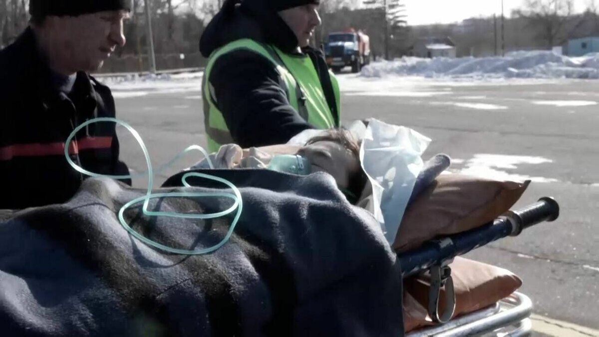     Пострадавший провел в тайге после происшествия две суток, потерял много крови, организм обезвожен, пациент находится в травматическом шоке.