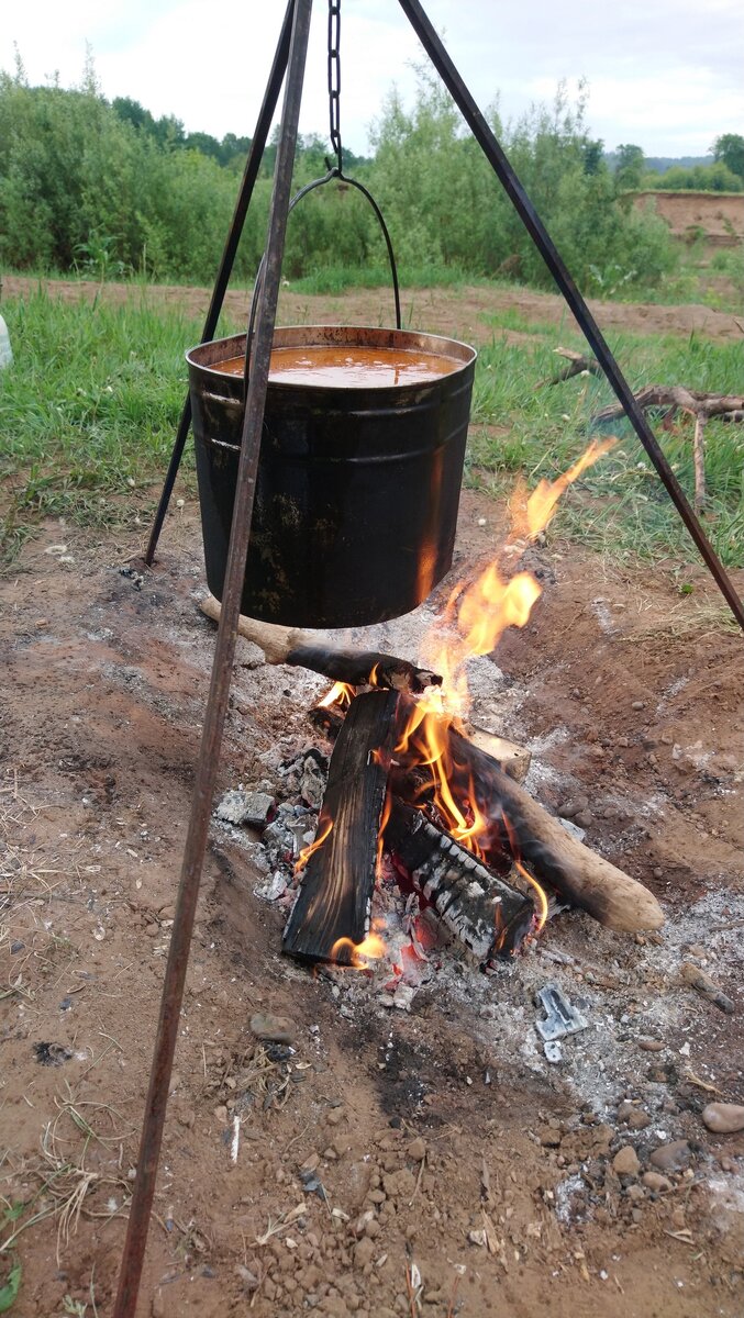 Охапка дров и борщ готов