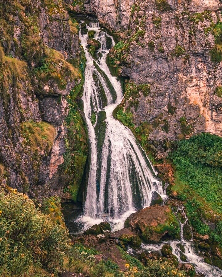 С Подхребтовое водопад невеста