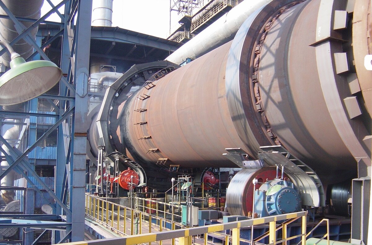    Вращающаяся печь для изготовления керамзита. Фото с сайта mecc.sinosteel.com