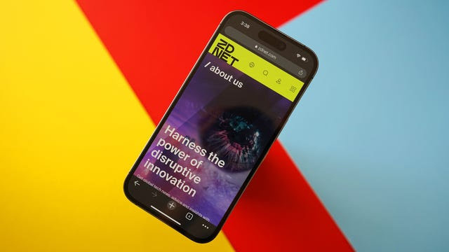 Технические характеристики: Процессор:  Apple A16 | Размер дисплея:  6,7 дюйма | Варианты хранения:  128 ГБ/256 ГБ/512 ГБ/1 ТБ | Задние камеры:  48-мегапиксельная, 12-мегапиксельная сверхширокоугольная и 12-мегапиксельная телеобъектив | Фронтальная камера:  12MP f/1.9 | Цвета:  серебристый, космический черный, золотой, темно-фиолетовый | Размер:  160,7 х 77,7 х 7,85 мм | Вес:  240 г | Стартовая цена:  1099 долларов. 