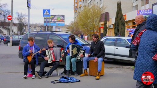 Такое исполнение Смуглянки, я еще не слышал. !!