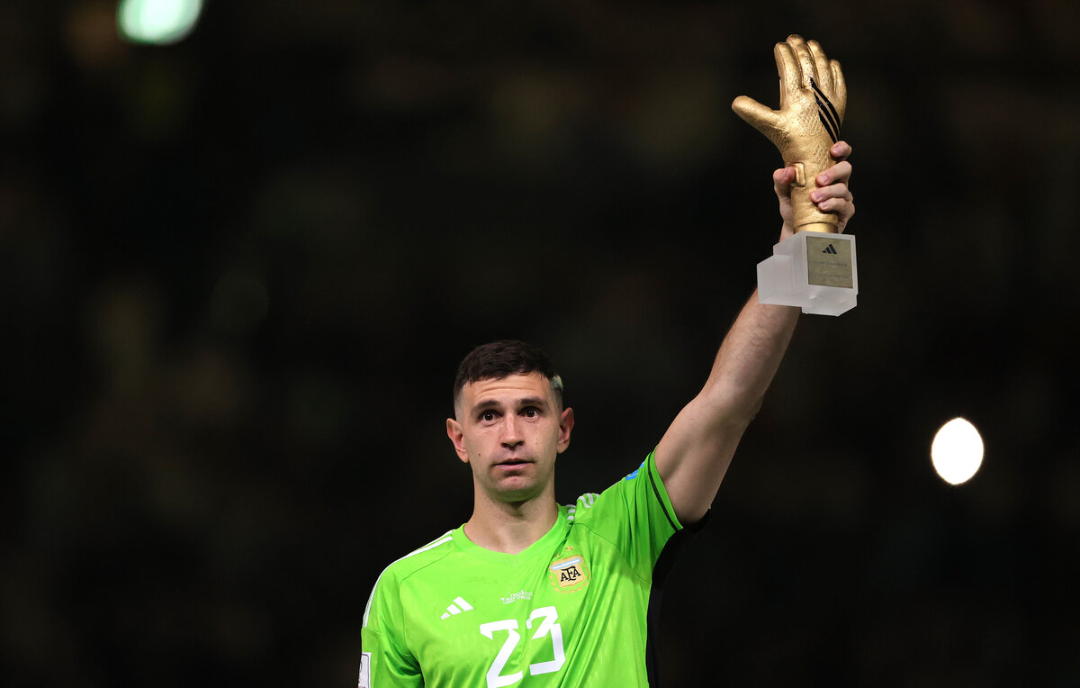    Вратарь сборной Аргентины Эмилиано Мартинес  EPA-EFE/Friedemann Vogel