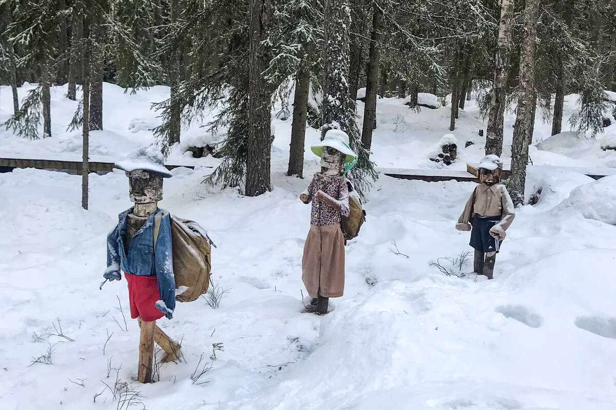    Все фигуры на экологическом маршруте сделаны вручную.Фото: Оксана КРУЧЕНКО