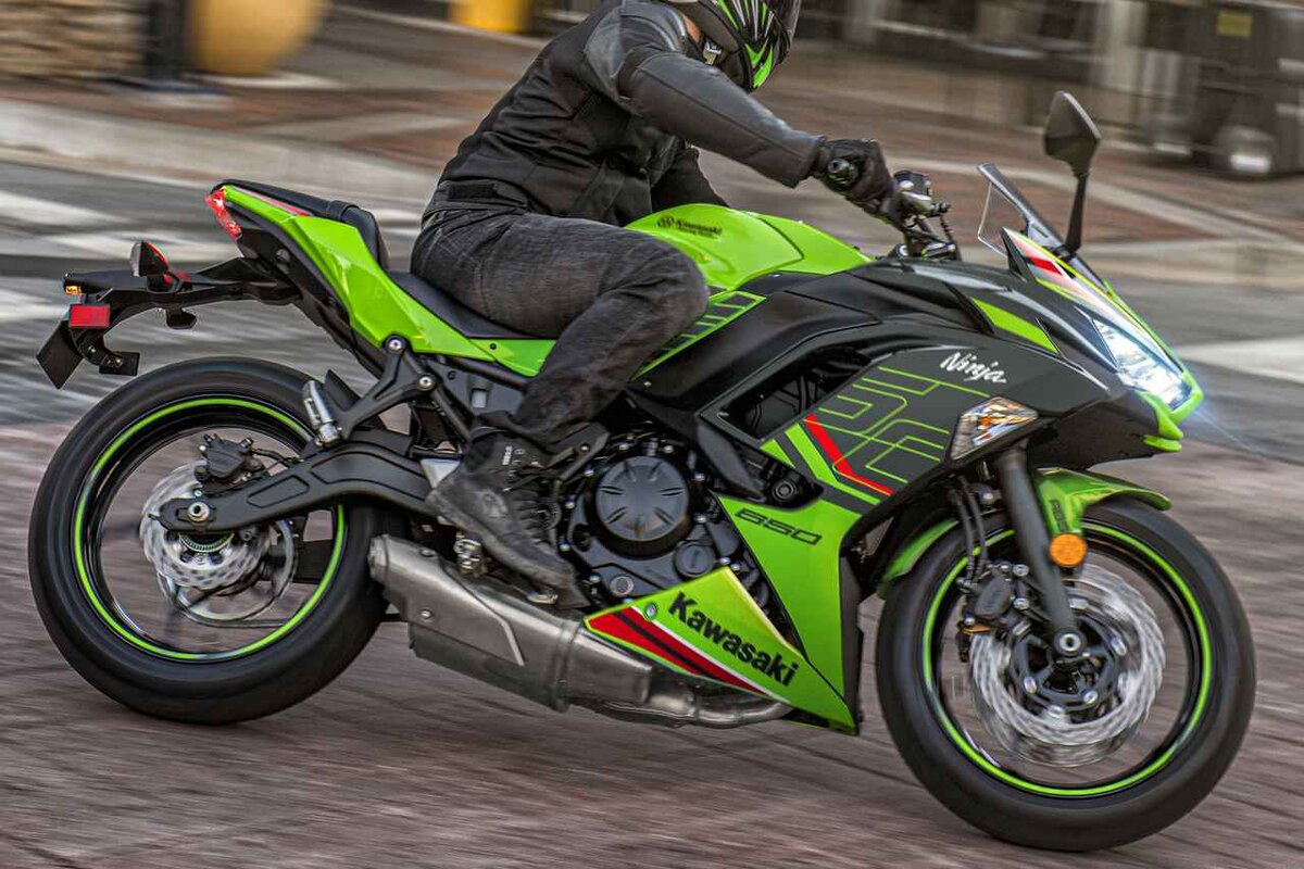 РњРѕС‚РѕС†РёРєР» Kawasaki Ninja 650