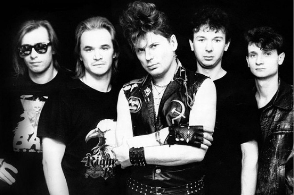    В сети раскритиковали памятник Хою, назвав его «мужем» воронежской Алёнки