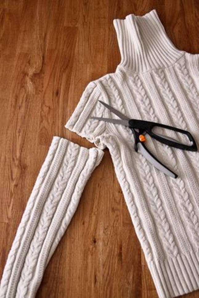 http://www.thefarmersnest.com/2012/01/sweater-leggings-diy.html