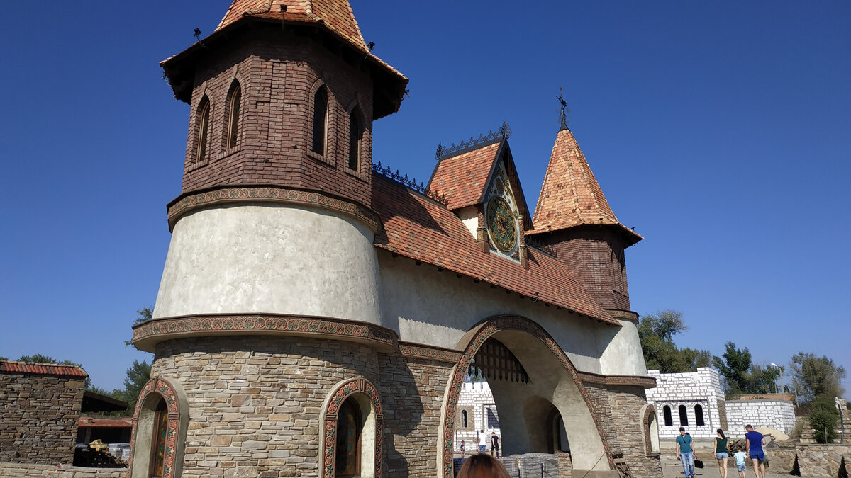 Парк лога каменск-шахтинский. Парк лога сувениры. Парк лога каменск-шахтинский. Парк лога переночевать. Парк лого в каменске-шахтинском.