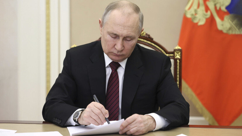   globallookpress.com Mikhail Metzel/Kremlin Pool