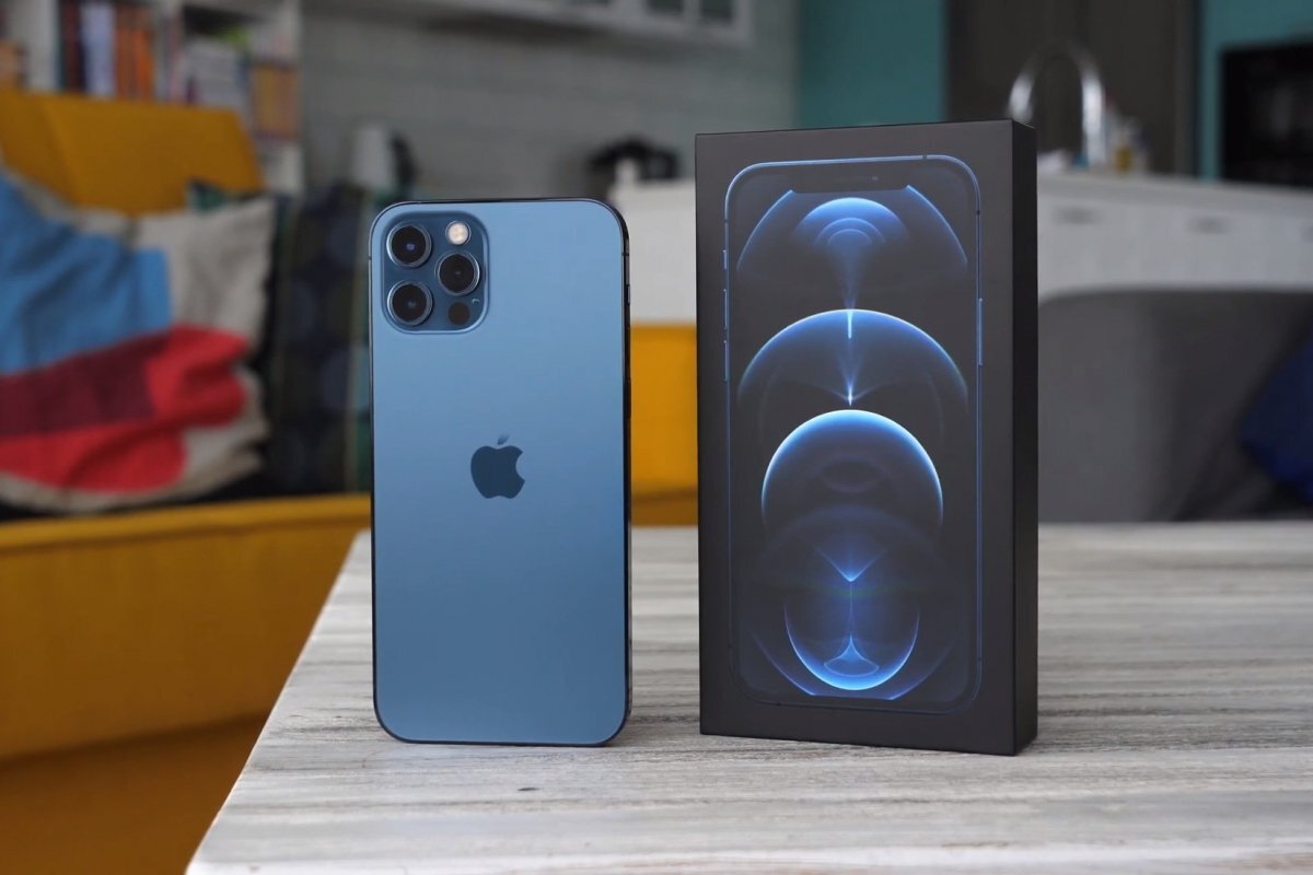    Петербургских чиновников могут заставить избавиться от iPhone