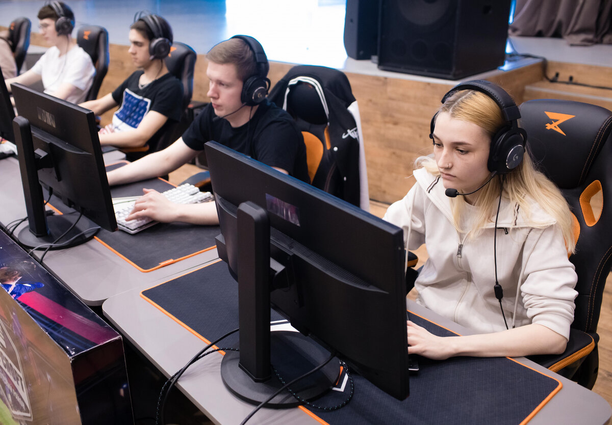    В Сургутском районе прошел турнир по киберспорту среди студентов