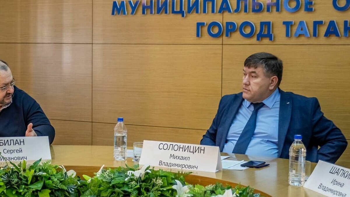     Городская Дума Таганрога во вторник, 4 апреля, приняла отставку главы администрации города Михаила Солоницина, сообщили в мэрии.