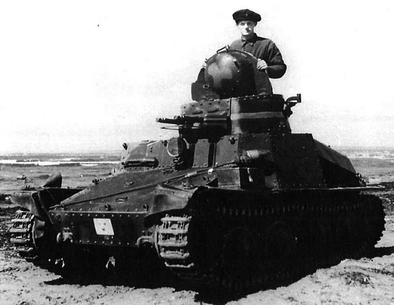 Шведская танкетка m/37 на базе AH-IV