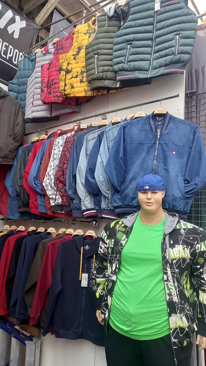 Фото автора. AKENA HITMIX - BLACK HORN мужская одежда Больших размеров на рынке Садовод. 