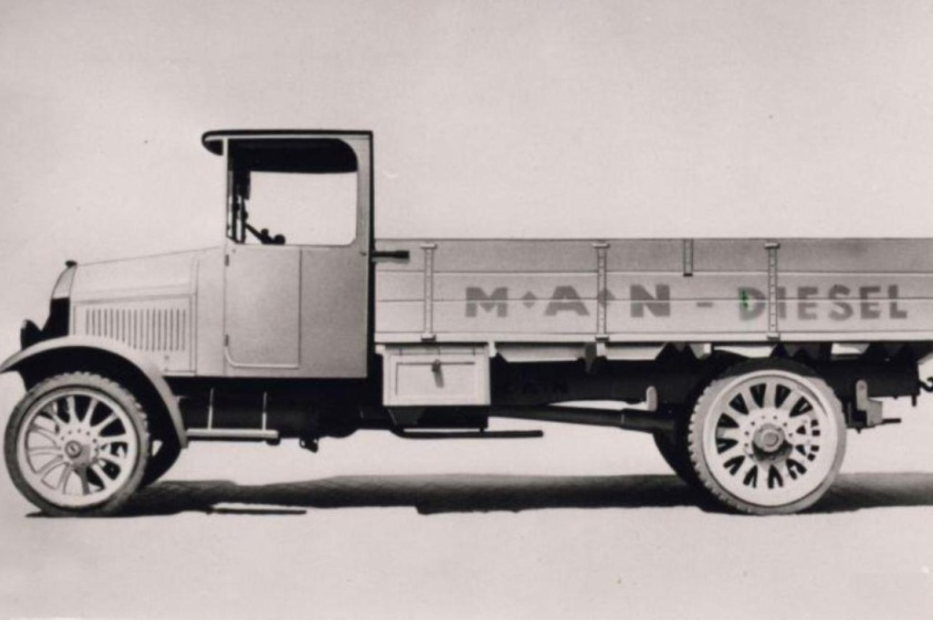 Первый грузовой автомобиль. Грузовик ман 1935. Грузовик фирмы Saurer 1900. Грузовой автомобиль с дизельным двигателем man 3zc, 1924 г.. Немецкий грузовик ман 1919.