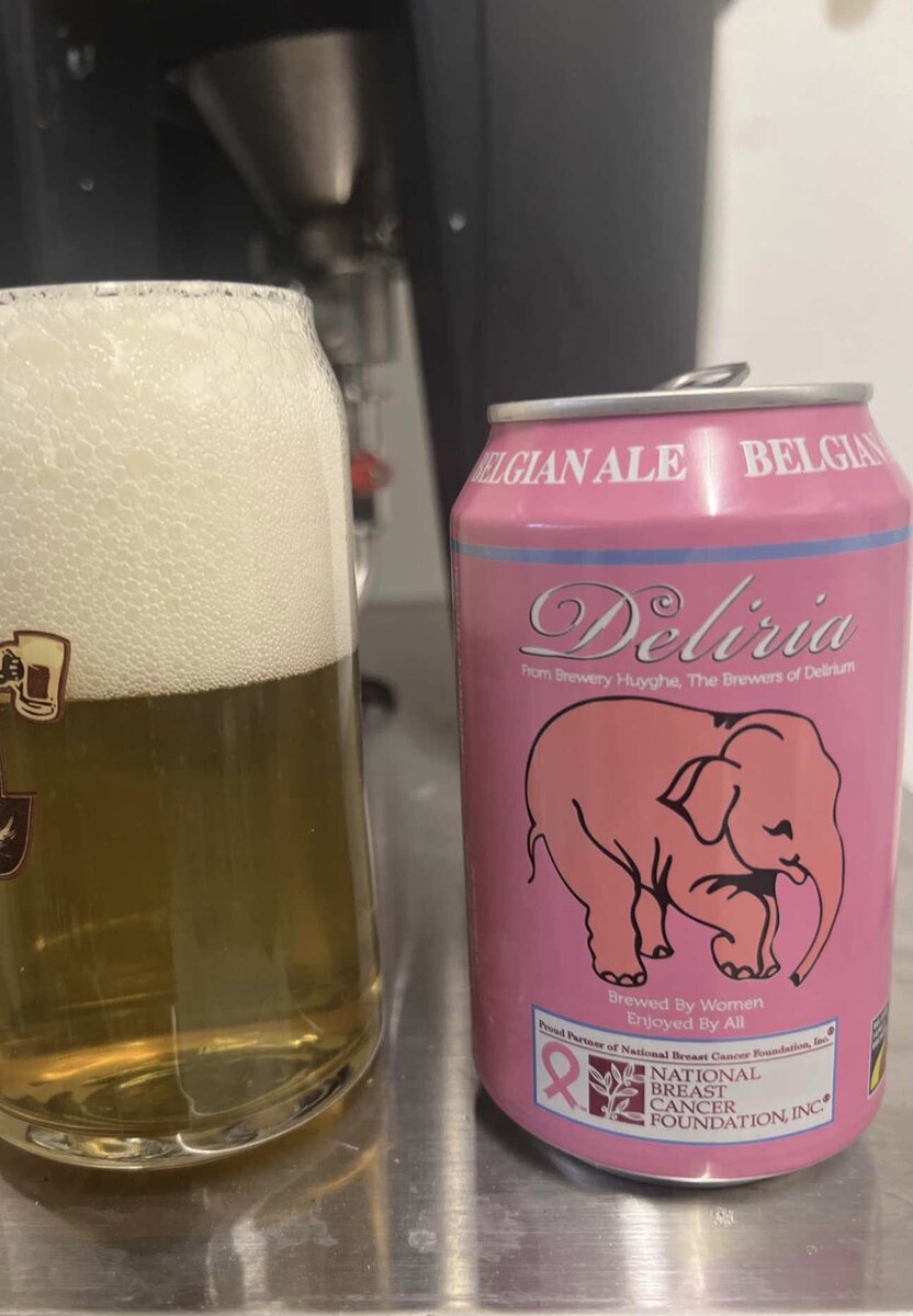 И сразу же первым представителем у нас будет баночная версия знаменитой женской Делирии - позиция однозначно запоминающаяся - одним из главных фактов данного сорта является то, что в его варку участвует только женский коллектив пивоварни Хейге -  варка происходит 8 марта, как утверждает сама пивоварня - уникальный вкус и самое главное, что выпуская данный сорт с крепость почти 9% пьется он идеально - в России обычно доступен только в бутылке 0,75 объема, но, видимо, в штаты он отправляется в баночном виде, лично мое мнение, что бутылка выглядит лучше, но по вкусу разницы не ощущается