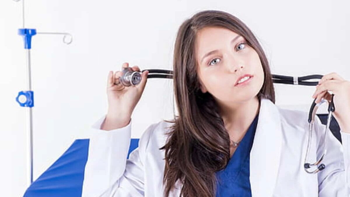 При любых тревожащих вас симптомах следует обратиться к врачу. Фото: piqsels.com