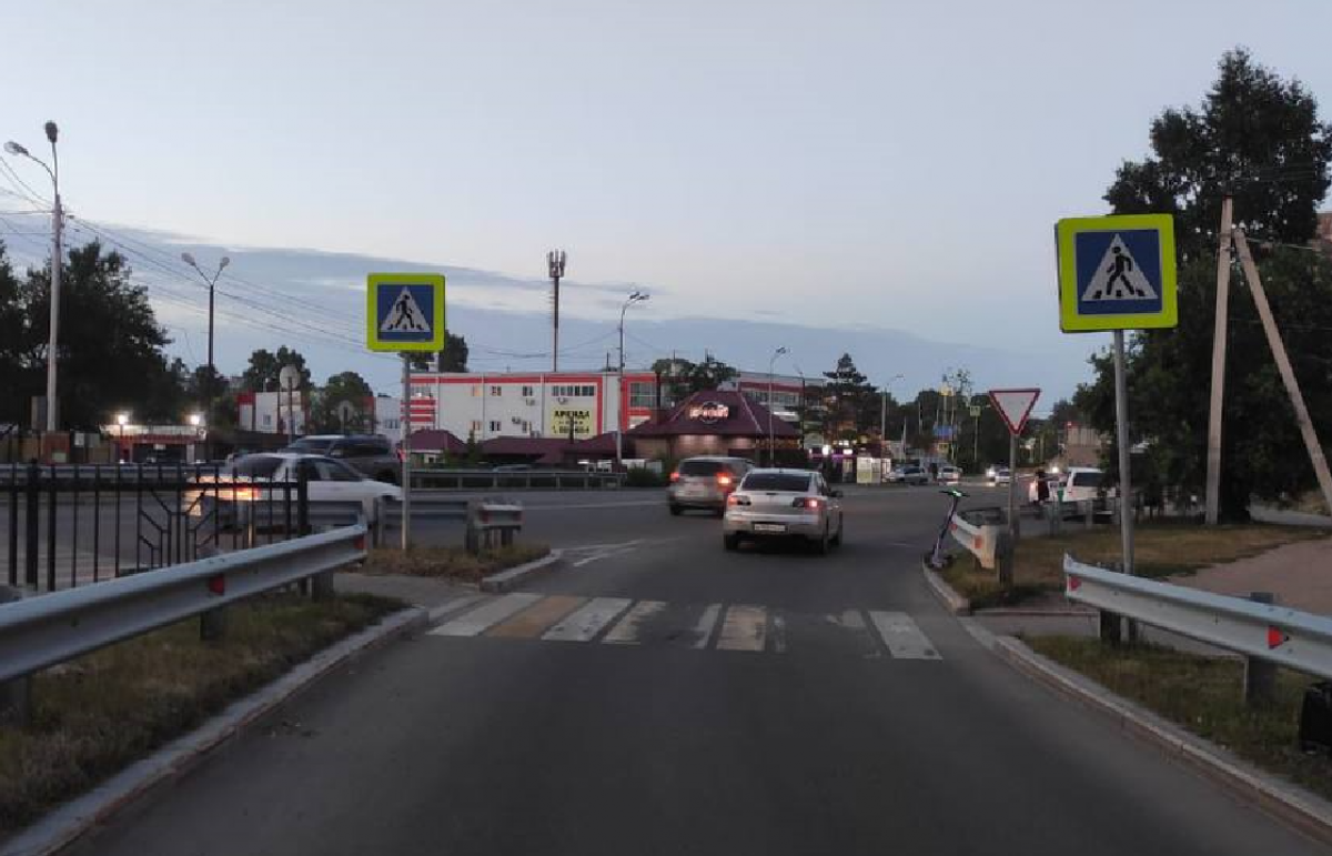    В Хабаровске Toyota переехала 13-летнего подростка на электросамокате