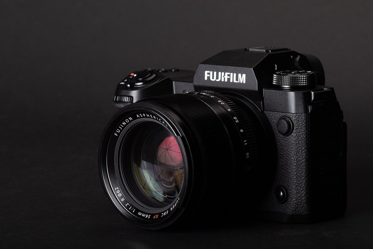    Fujifilm X-H2 выглядит очень взросло и солидно, не поспоришь / Фото: dpreview.com