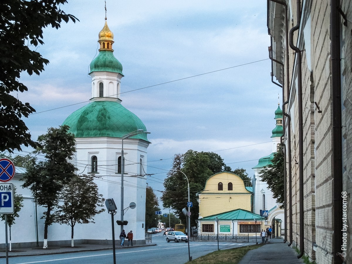 Жизнь в киево печерском монастыре. Свято-Покровский кафедральный собор Красноярск. Староваганьковский переулок храм Николая. Храм Николая Чудотворца в Старом Ваганькове. Церковь Николая Чудотворца в Староваганьковском переулке