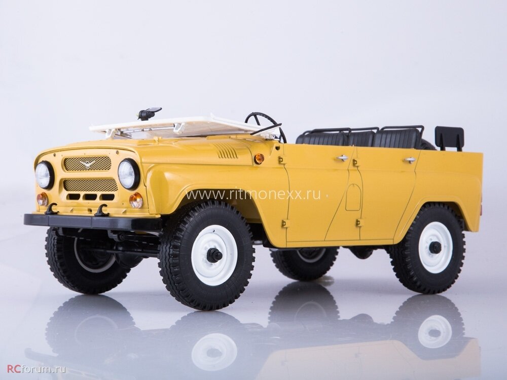 УАЗ-469 (31512) бежевый (открытый), цена: 4,950 руб., в наличии с 17 апреля 2019. Как можно догадаться, данное исполнение должно ударить по ностальгирующим - Петров и Васечкин, мать их. 