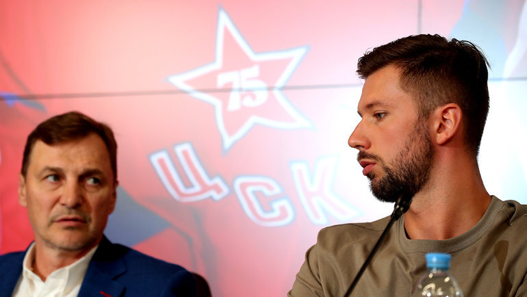    Иван Федотов.Юрий Кузьмин photo.khl.ru