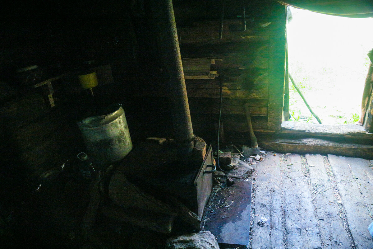 Внутренний интерьер зимовья