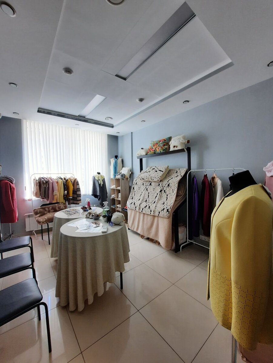 Сдается в долгосрочную аренду торгово-офисное помещение, общая площадь 99 м2 (г. Екатеринбург, ул. Библиотечная, д. 45). Анна Геннадьевна Юнышева +7 (952) 728 44 78 / yunysheva.a@bn-1.ru