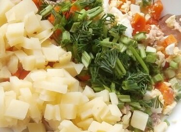 Салат из консервированного лосося, пошаговый рецепт с фото на 237 ккал