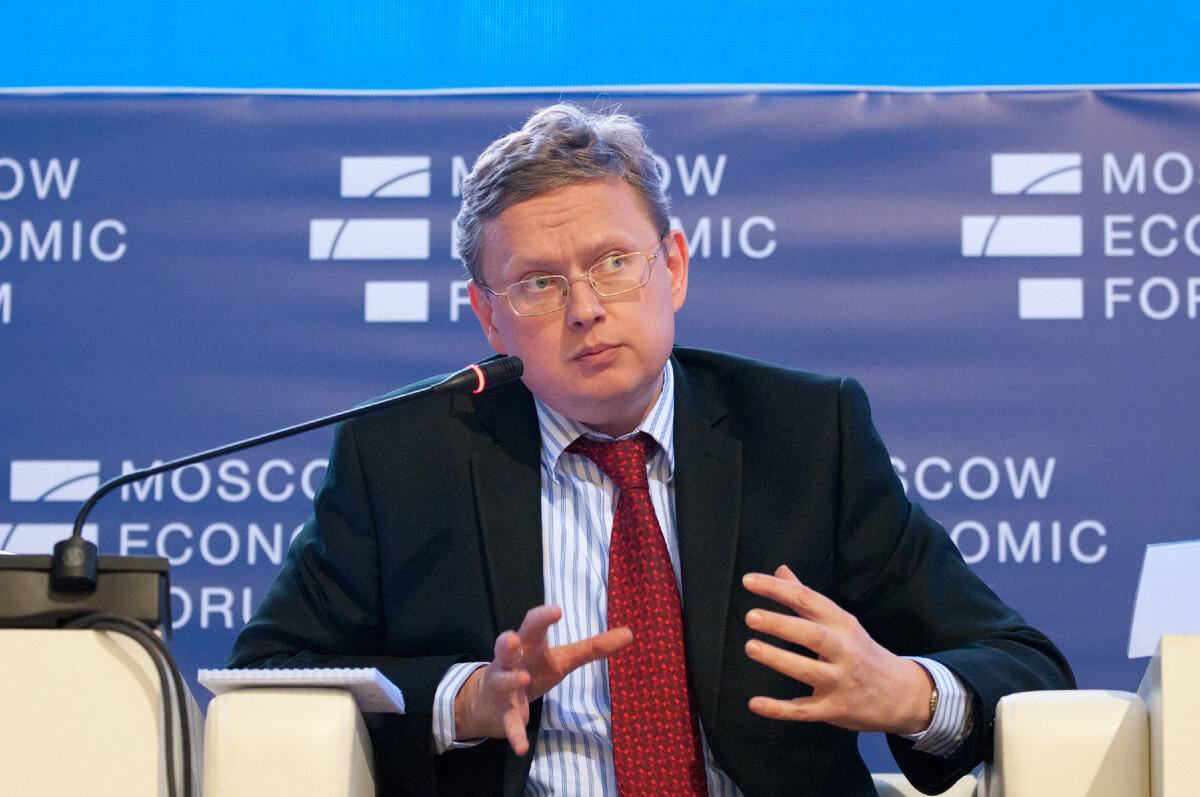 Делягин Михаил Геннадьевич 
Источник - https://politrussia.com/persons/delyagin-mikhail-gennadevich/
