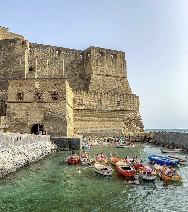 Эти два события вселили ещё большую гордость в неаполитанский народ за свою культуру и неаполитанскую музыку (Фото взято из источников сети интернет)