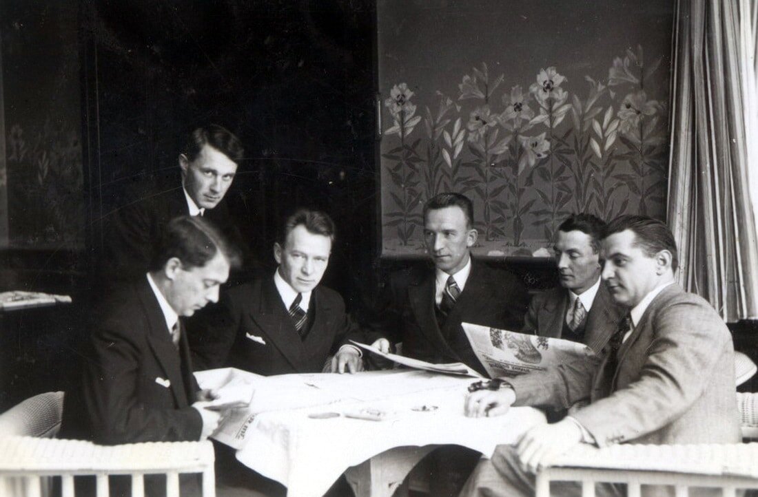 Владимир Перегудов крайний справа. Источник фото: sutynews