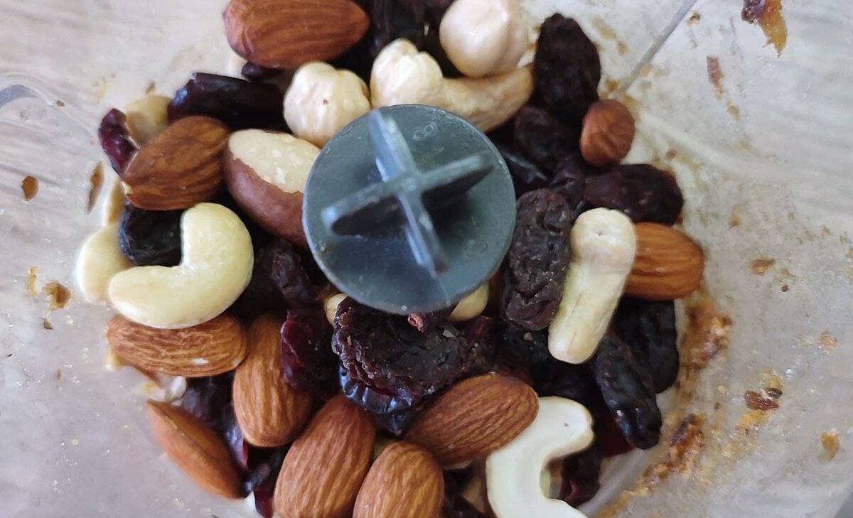 Орехи и сухофрукты