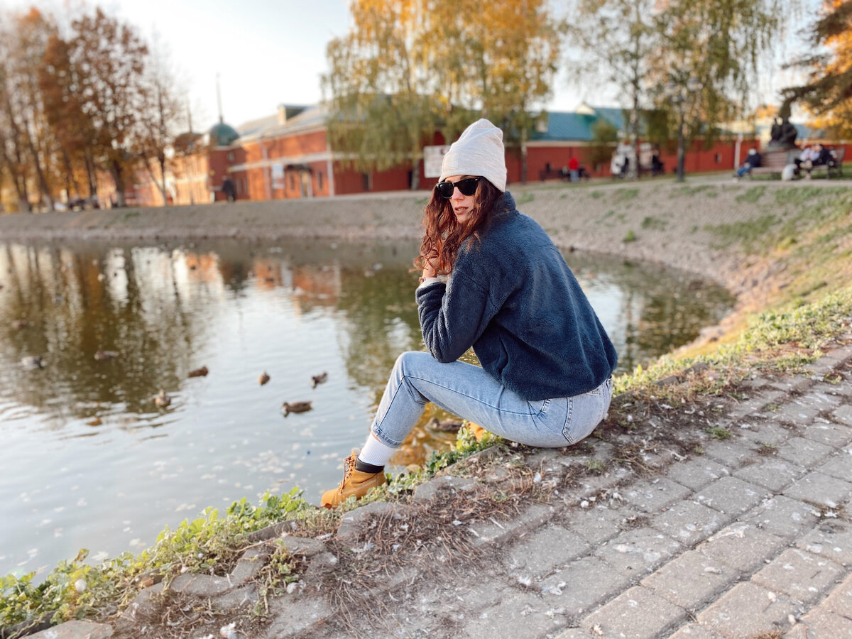 Мой список из трех "НЕ" - не ныть, не жаловаться, не перекладывать ответственность за свою жизнь на других. А что делать? Работать, зарабатывать, откладывать, тратить с умом. 