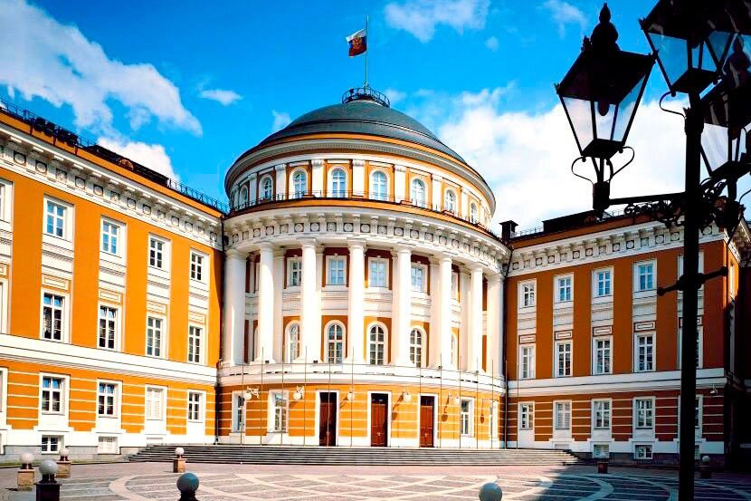 Фото: Сенатский дворец, Кремль; портал о туризме "Пути-дороги"