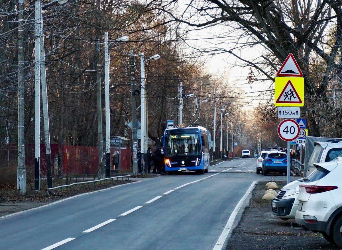 Посёлок Ухтомский: островок деревенской Москвы, окружённый многоэтажными  домами | Фёдор Тенин | Дзен