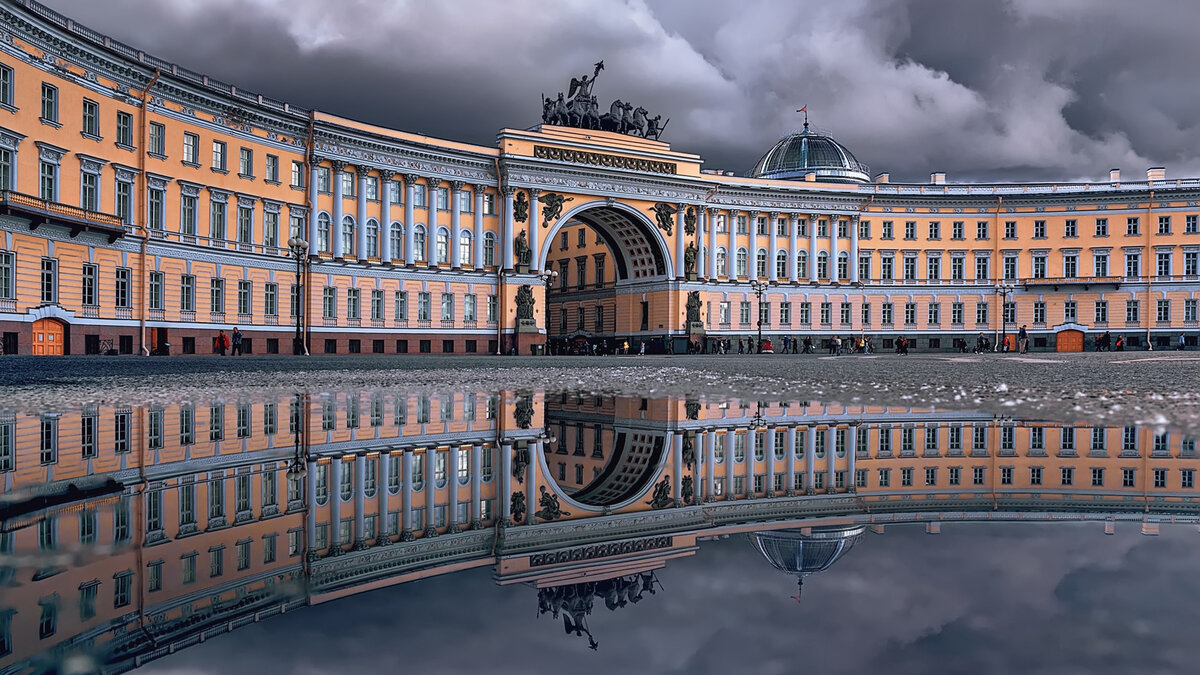 Рабочие санкт петербург. Здание главного штаба Дворцовая площадь. Главный штаб (Дворцовая пл., 6/8). Здание главного штаба на Дворцовой площади Архитектор