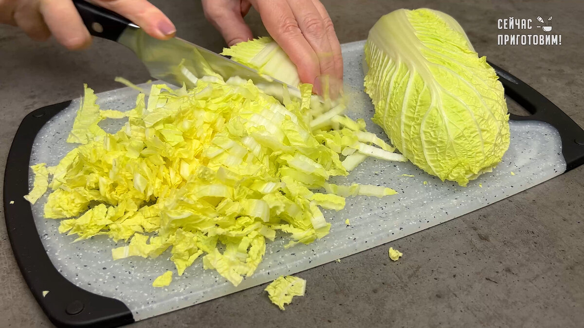 Салат с капустой, крабовыми палочками и кукурузой: рецепт | Меню недели