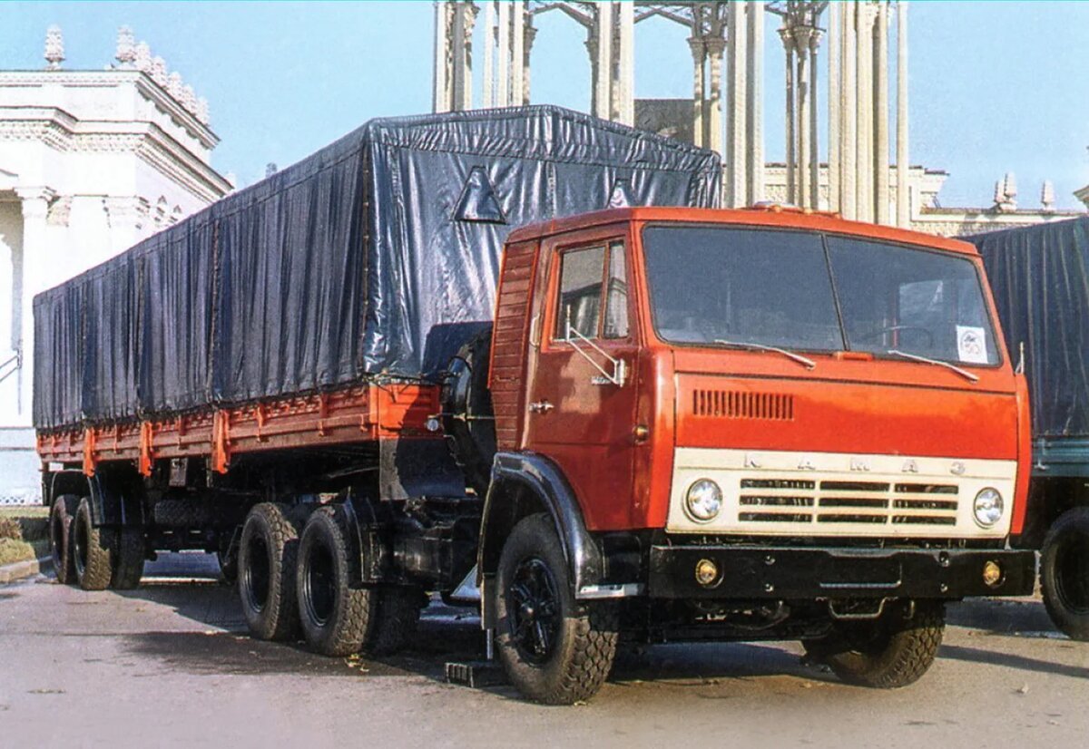 Какого года камаз. КАМАЗ 5410. КАМАЗ 5410 СССР. КАМАЗ 5410 тягач старый. КАМАЗ 5320 1977