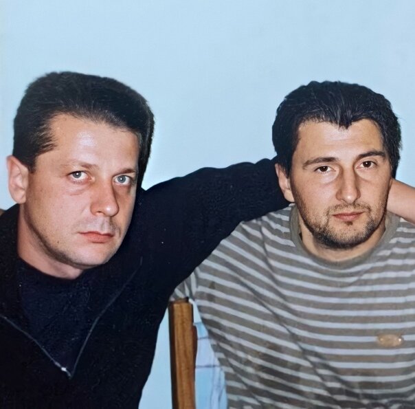 Василий Вялых слева