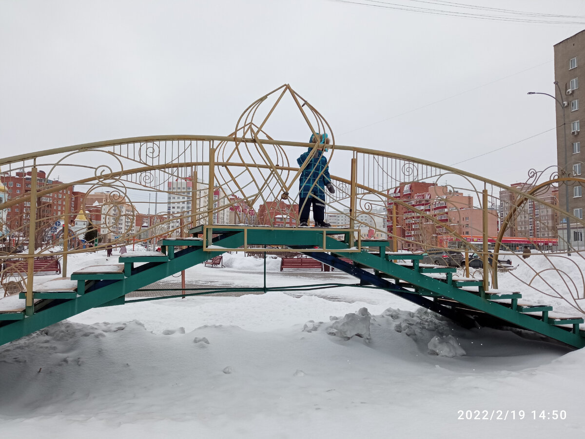 Ребят, серьёзно, каждый раз смотрю на фотографии и радуюсь тому, что я фотограф от Бога. Но тут у меня есть аргумент - у нас внезапно солнце появилось и ослепило меня. Это не руки кривые, не подумайте.